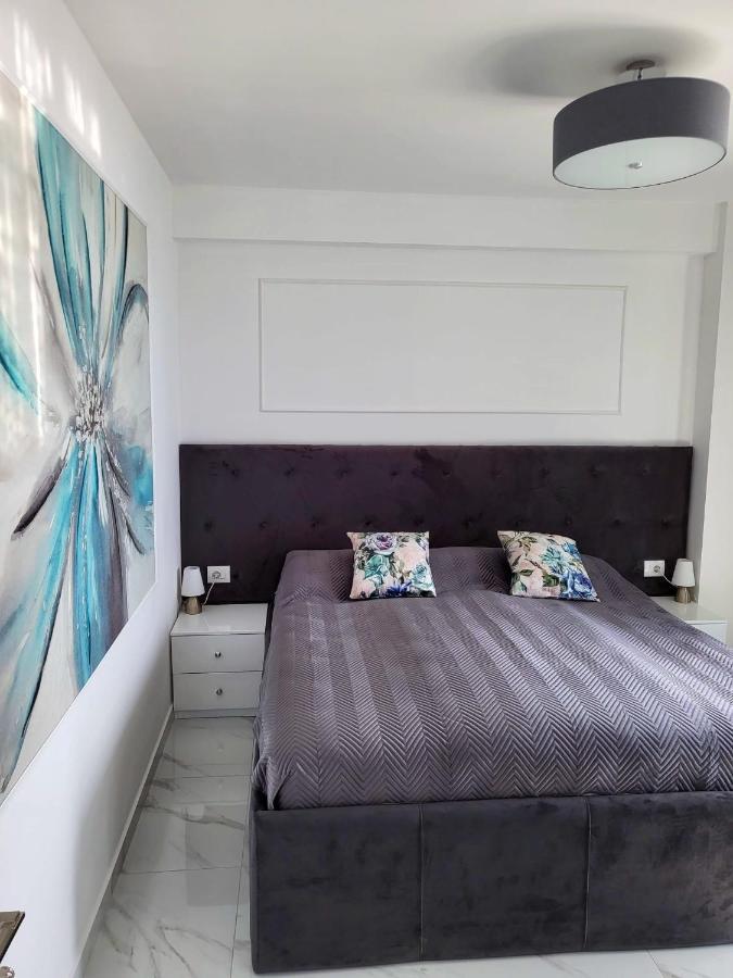 Stella Apartment Sarandë Esterno foto