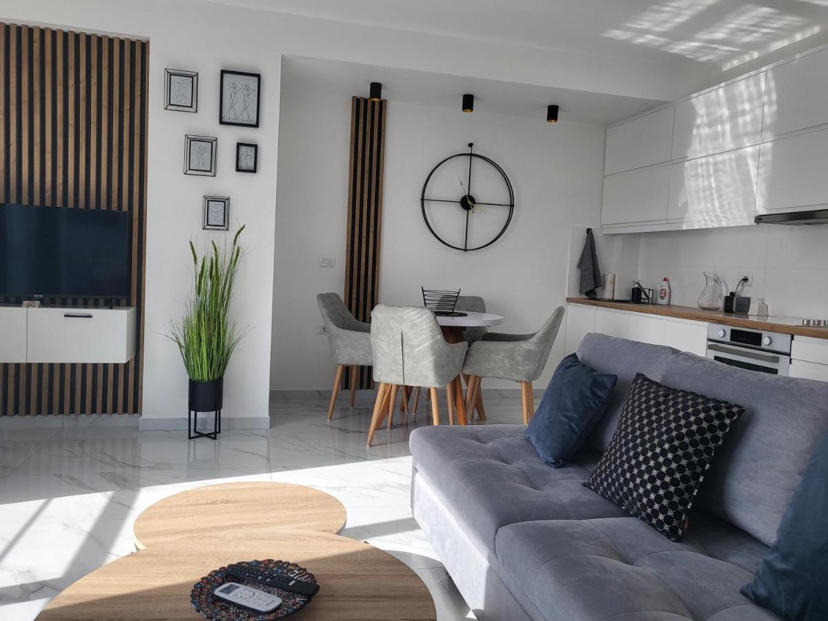 Stella Apartment Sarandë Esterno foto